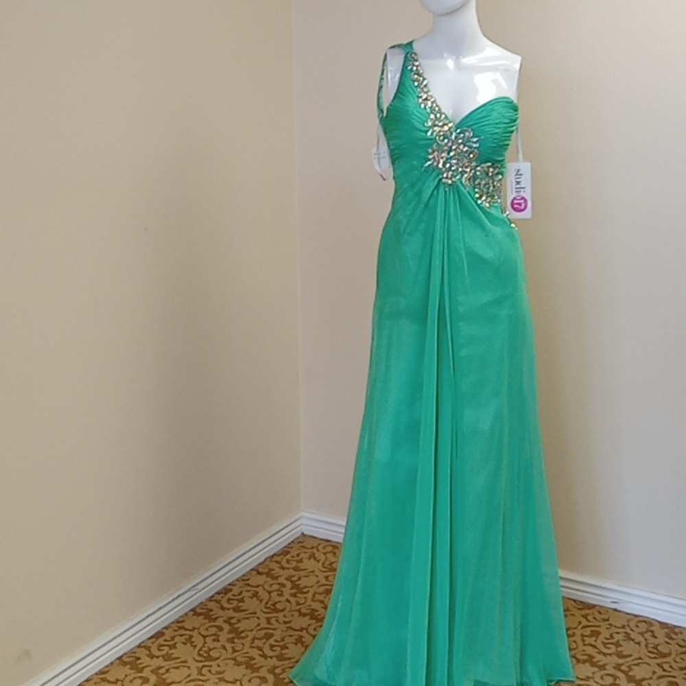 Nwt Studio 17 size 2 prom dress